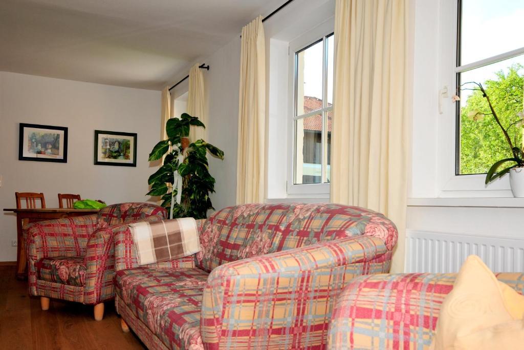 אוברטרום אם זי Hotel Gasthof Neumayr מראה חיצוני תמונה