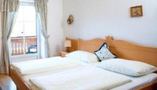 אוברטרום אם זי Hotel Gasthof Neumayr מראה חיצוני תמונה